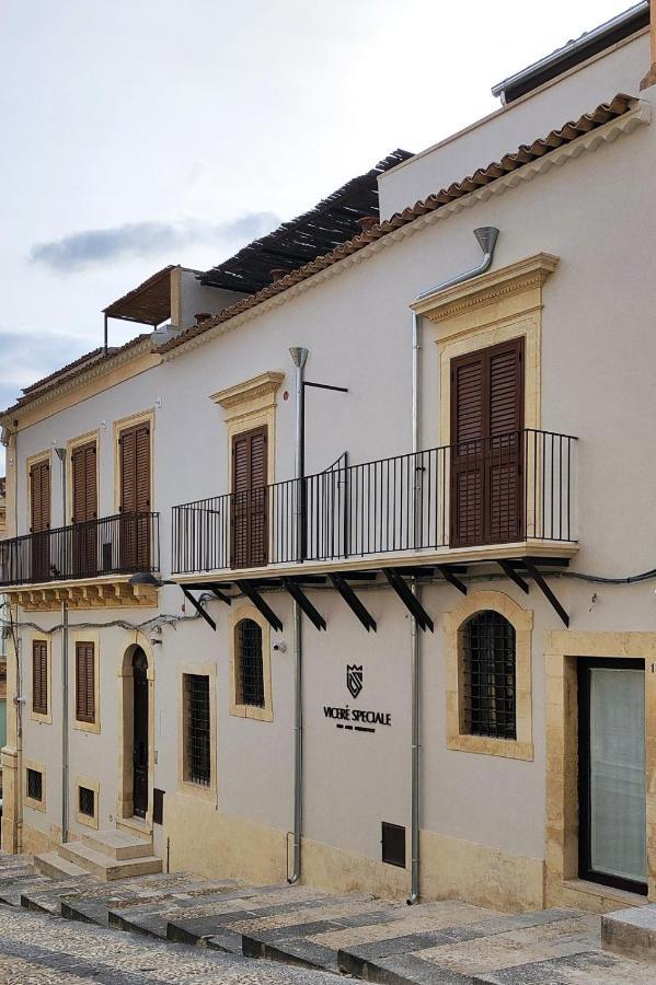 B&B Vicere Speciale Noto Exterior photo
