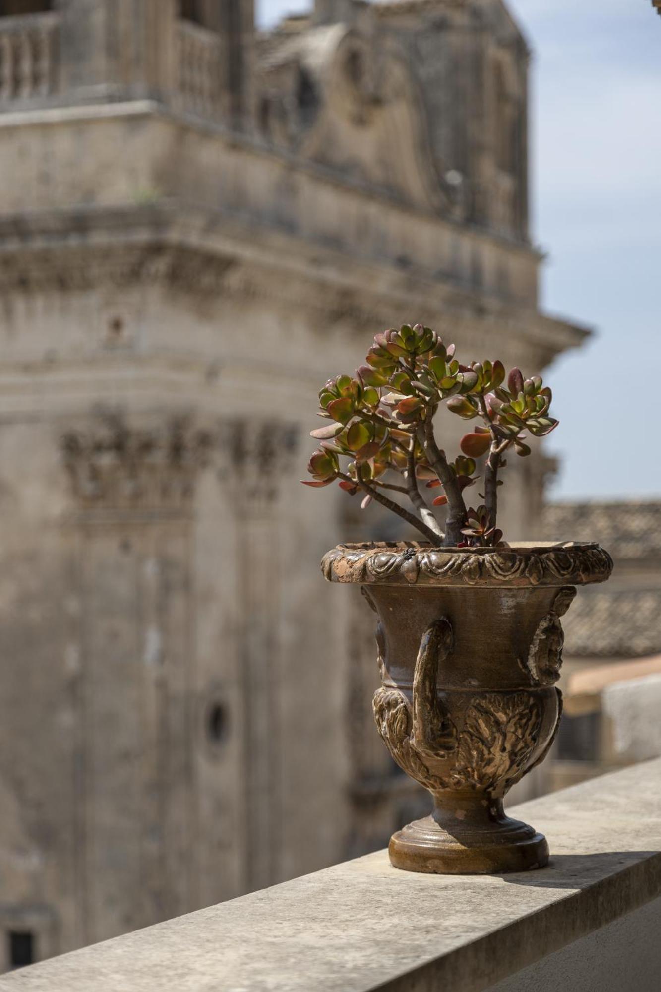 B&B Vicere Speciale Noto Exterior photo